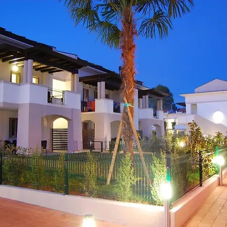 Comfy Flat In A Beautiful Village With Swimming Pool Apartment