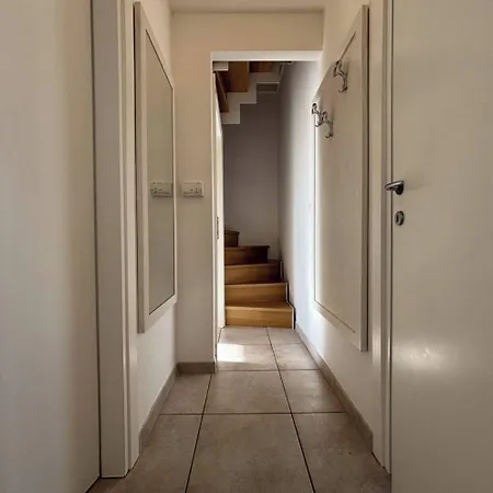 Comfy Flat With A Fireplace Apartmán